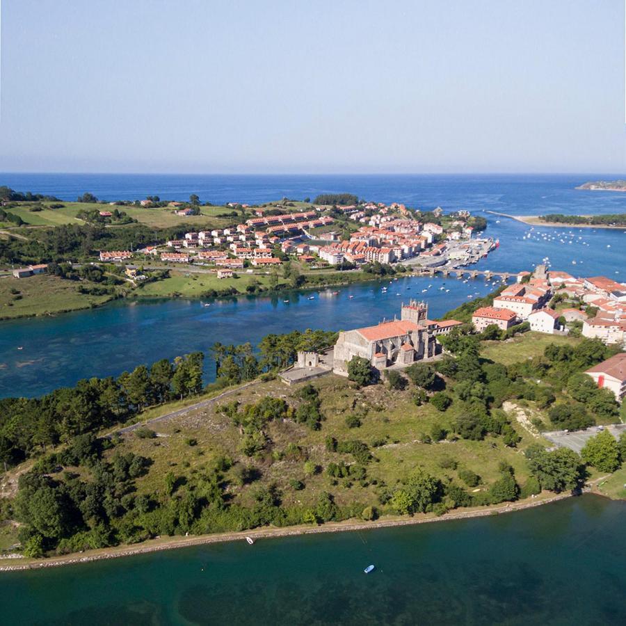 Apartamentos Rurales Las Garzas De Oyambre San Vicente De La Barquera Exteriör bild