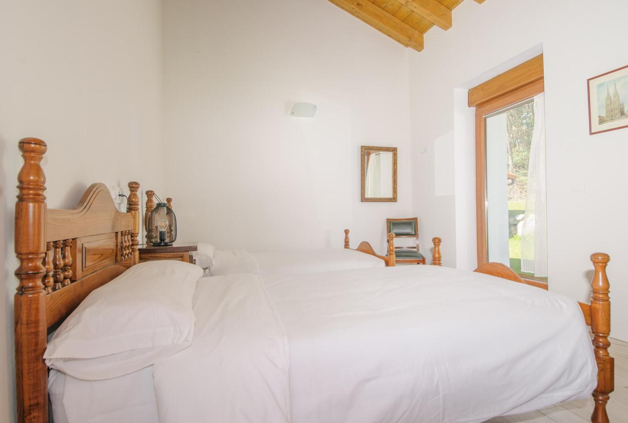 Apartamentos Rurales Las Garzas De Oyambre San Vicente De La Barquera Rum bild