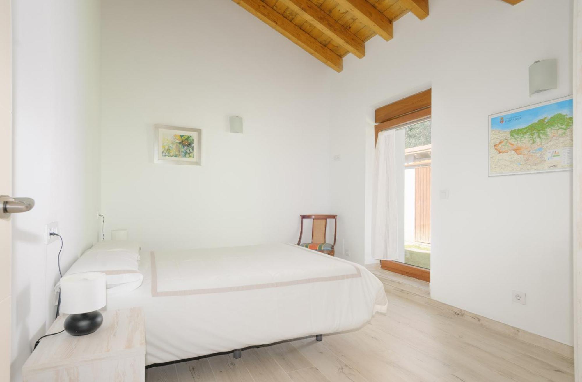 Apartamentos Rurales Las Garzas De Oyambre San Vicente De La Barquera Rum bild